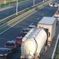 Sudar cisterne i pet automobila na A3 kod Rugvice