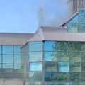 (Video) Požar u tržnom centru u Beogradu: Kulja dim iz krova, vatrogasci na terenu