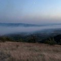 U gašenju požara kod Jasenovika uključeni i helikopteri MUP-a, vatrogasci ostaju na terenu i tokom noći