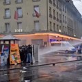 Švajcarci se više ne šale, kreću paprene kazne za demonstrante Nasilnici će plaćati lečenje policajaca, angažovanje i štetu…