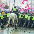 Haos u Londonu zbog migrantskog nasilja: Građanski rat u Britaniji je neizbežan