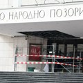 Novi Sad: Pali delovi sa nadstrešnice na ulazu u Srpsko narodno pozorište