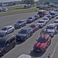(Foto) Haos na izlasku iz Srbije Kolonama ka Hrvatskoj se ne vidi kraj, čeka se i duže od 3 sata, a na ovom prelazu situacija…