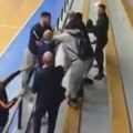 Meč se završio, ali haos ne: Kalinić nakon utakmice uleteo na tribine kako bi se obračunao sa navijačem! (video)