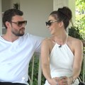 Ovako izgleda stan Nadežde Biljić i Tome Panića u Svilajncu: Ogromna crvena kuhinja, u dnevnoj sobi umetnička dela, sve odiše…