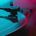Zašto u eri strimovanja ljubitelji muzike i filma beže od algoritama i opet koriste CD, DVD pa i ploče