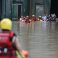 Voda prodrla i u zgrade: Velika kiša pogodila Kinu, poplavljeni regioni