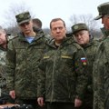 Medvedev: Sve veći broj onih koji su spremni da brane otadžbinu
