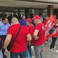 Запослени у ГСП „Београд“ од 17 часова блокирају Бранков мост