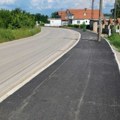 Безбеднији и лепши улазак у град: Уређени тротоари на путу за Бојник