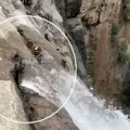 VIDEO: Čuveni vodopad u Kini - voda zapravo izlazi iz cevi