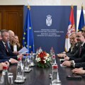Đurić sa Varheljijem: Srbija ostaje posvećena evropskom putu
