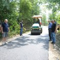 Asfalt stigao u Staro Selo: Obnova lokalnih puteva u ruralnim sredinama kraljevačkog kraja