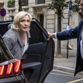 Le Pen pred sudom: "Odgovaraću na sva pitanja"