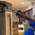 (Foto): Srpska voditeljka pokazala kako vežba, zategla se u teretani kao praćka: Ne jede po tri dana, a na liniji bi joj…
