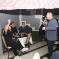 Muž je varao, ona ga uhvatila na delu, obezbeđenje moralo da reguje: Ljubavnica mu kasnije rodila dete, pa ga ostavila