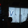 VIDEO Stanari Cvijićeve izviždali Vučića ispred razlupanih prostorija SNS, orilo se „Ua!“