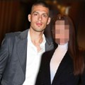Ovo je transrodna osoba koja je ucenjivala vujadina savića: A. K. potrošio na transformaciju 63.000 €, živeo luks životom…