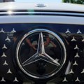 Teška godina za Mercedes, profit pao za 50 odsto
