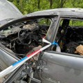 Muškarac se živ zapalio u autu kod Čačka: Prve slike sa mesta nezapamćene tragedije, vozilo ugljenisano (foto)