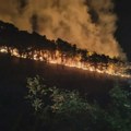 VIDEO Veliki požari u Hrvatskoj: Vatra zahvatila šumu, brzo se širi, kanaderi nad Bračem