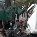 Sudar kamiona i kombija u Vlahovu, tri osobe na pregledima u prokupačkoj bolnici