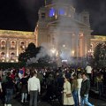 Sva tri dvora bez obezbeđenja: Slavlje u centru grada, narod na ulazu u Skupštinu