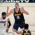 Evo gde možete da gledate uživo TV prenos Nikole Jokića i treći meč Denver - Majami u finalu NBA lige