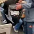 Užas u vozu Jutjuber gađao ljude izmetom, a ono što je usledilo je toliko gadno da... (video)