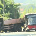 Tužilaštvo traži zadržavanje vozača autobusa koji je učestvovao u nesreći kod umke: Jedan putnik poginuo, više…