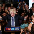 Boris Džonson kritikovao britansku vladu za obustavu slanja oružja Izraelu