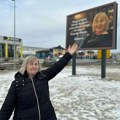 Snežana za odlazak u penziju dobila bilbord sa svojim likom! O ovom nesvakidašnjem gestu priča cela Srbija