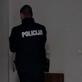 Drama u Zagrebu: Policija došla po političarku Teu, ona se zaključala i satima ne otvara