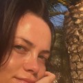 Preplanuo ten i lice bez šminke: Milica Pavlović se ovako odmara na moru: Jednu stvar na njoj svi komentarišu (foto)