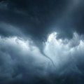 Ovo se ne viđa često na nebu: Formirala se dva tornada VIDEO