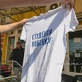 „Студенти побеђују“ поново на пијацама у Зрењанину: Зборови и студенти позвали грађане да понесу мајице и цегере „Студенти…