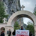 Kiša, umor i bolni koraci, ali - kad znaš za koga hodaš, nema odustajanja! Ivan je pešačio 6 dana od Gračanice do Ostroga da…