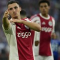 Prenos, Ajaks - Vojvodina: Het-trik Gluha, Holanđani nemaju milosti