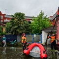 Haos u Italiji zbog nevremena: Jak vetar prevrnuo voz, kuće poplavljene, nađeno telo nestalog muškarca