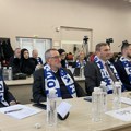 Počela Skupština, odbornici SPP-a se ogrnuli šalovima FK Novi Pazar