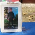 Tinejdžer ubio druga (17) zbog ljubomore, sud ga osudio na 12 godina zatvora: Oglasio se hranitelj ubijenog dečaka