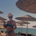 "Ćerko, skini se da ti vide grudi": Naša pevačica se hvalila pred drugaricama oblinama svoje naslednice: "Takve sam ja imala…