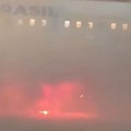 (Видео) Пожар на писти, авион у пламену! Драматични снимци са највећег аеродрома у земљи, путници искачу из летелице