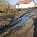 Gornje Sinkovce – preorano selo u blatu i sa zatvorenim putem