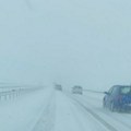 AMSS upozorava vozače na snežne padavine: Na ovim deonicama je vožnja otežana