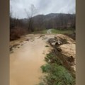 Izlila se bujična reka u selu Osonica kod Ivanjice: Meštani u strahu, ugrožen lokalni ribnjak