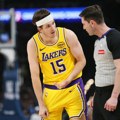 Ovo ne viđate u NBA ligi, igrači Lejkersa jurili sudije po terenu