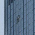 Laki avion zabio se u najvišu zgradu u Pekingu, identitet stradalog pilota otkriven tek nakon nedelju dana: Zašto kineske…