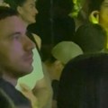 Jedan od najpoželjnijih Srba usred razvoda uhvaćen u provodu: Oko njega lepotice! A voleo je i Natašu Bekvalac