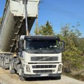 Posle više od 30 godina asfaltira se putni pravac Torine – Metaljka: Investicija vredna oko 30 miliona dinara (video)